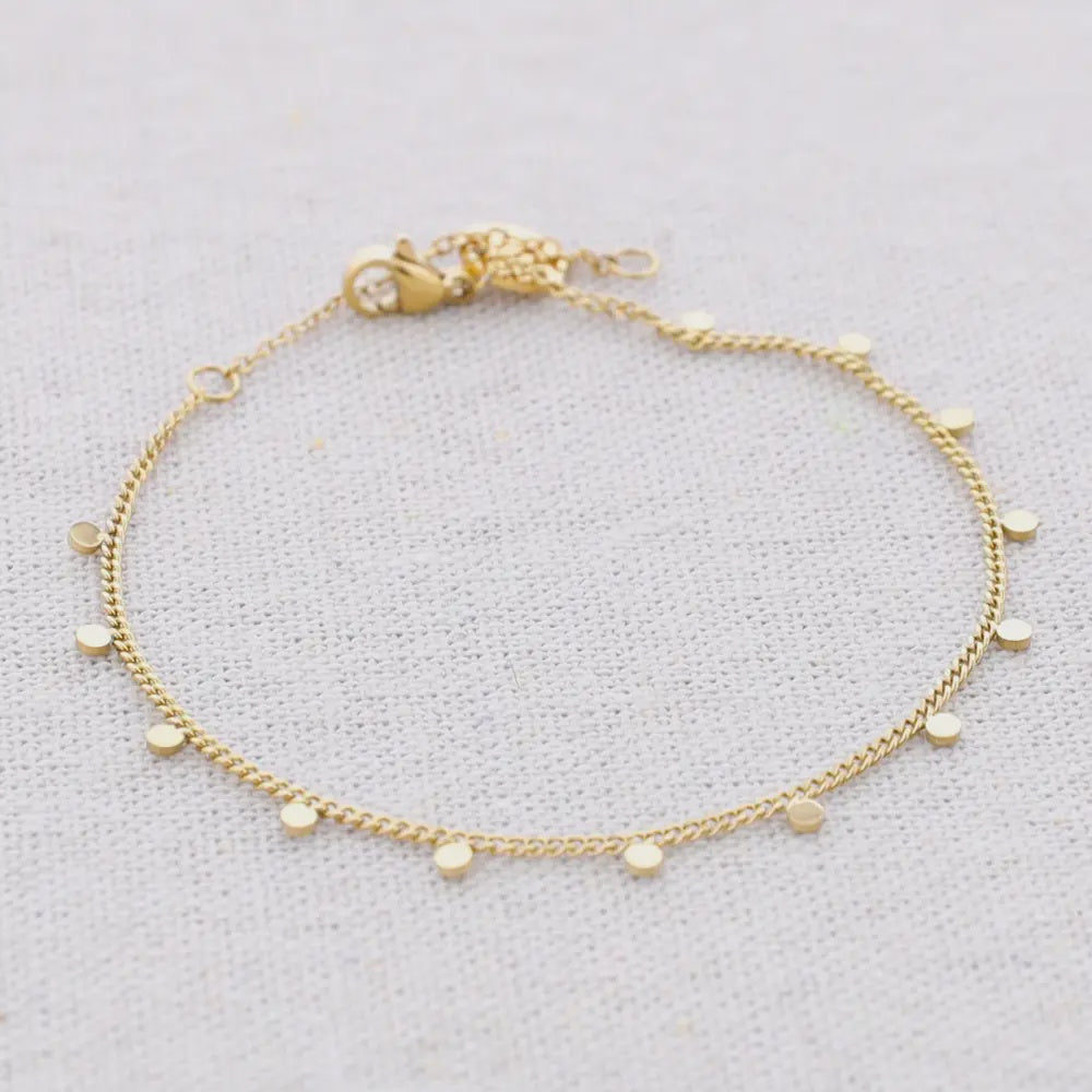 Fijn armbandje met Chapitas hangertjes Goud