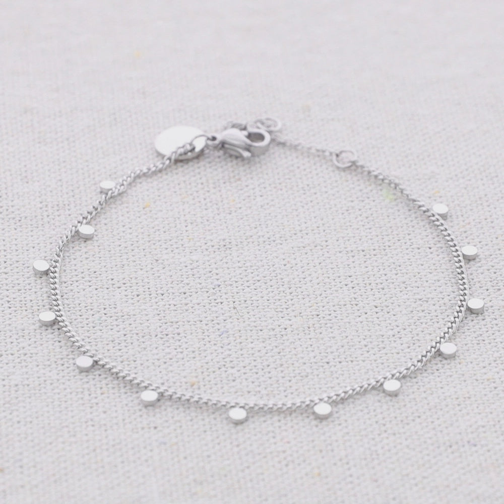 Fijn armbandje met Chapitas hangertjes Zilver
