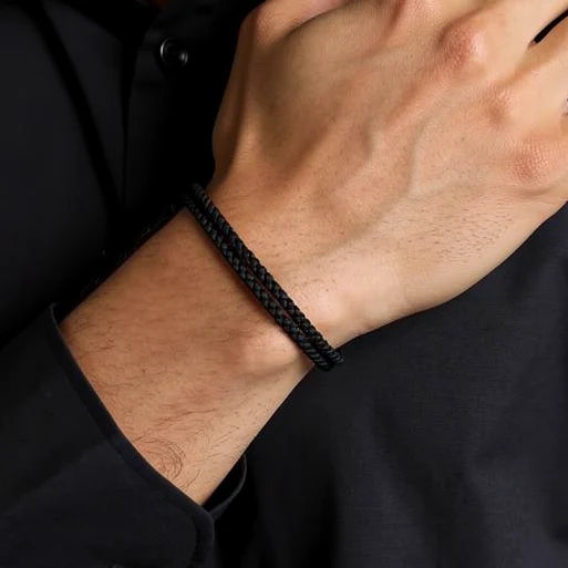 Zwart gevlochten leren armband