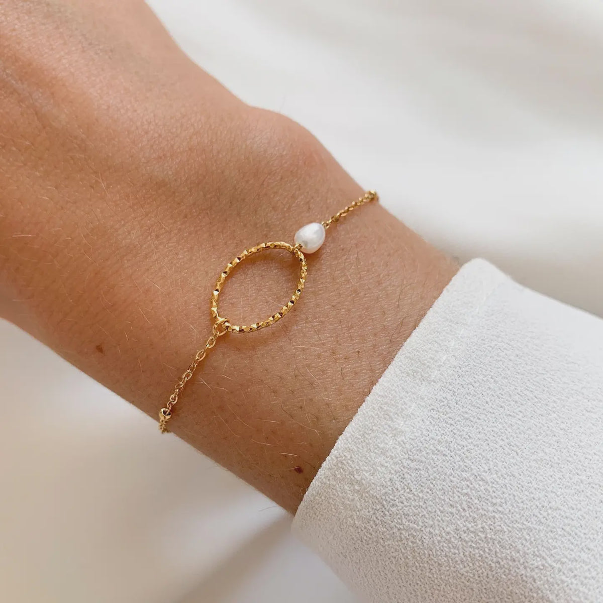 Armband met parelmoer kraal