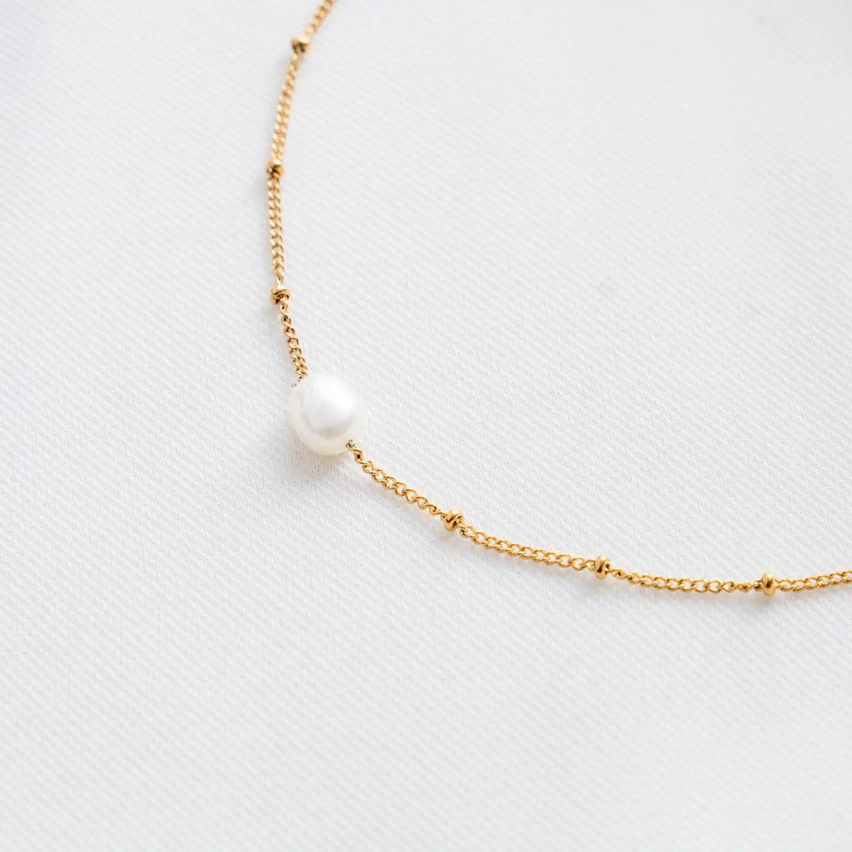 Zoetwaterparelketting met bolletjesketting